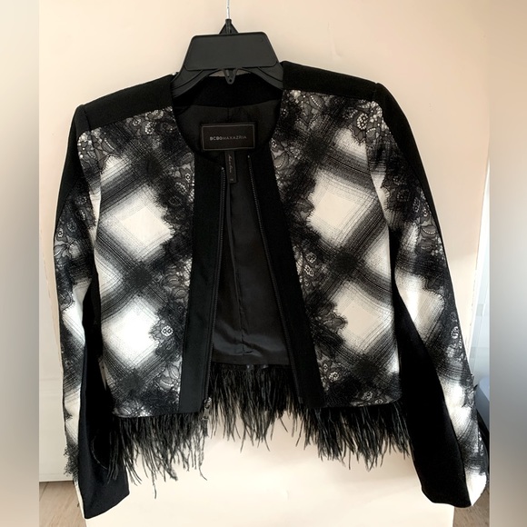 BCBG Quincy Ostrich Feather Trim Lace Detail Black White Crop Blazer Jacket 🖤 - Picture 5 of 16